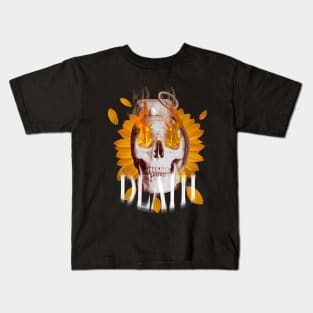Skull grenade with burning eyes Kids T-Shirt